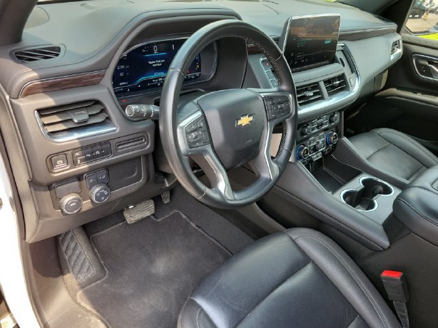 Used 2024 Chevrolet Suburban LT RWD image 9