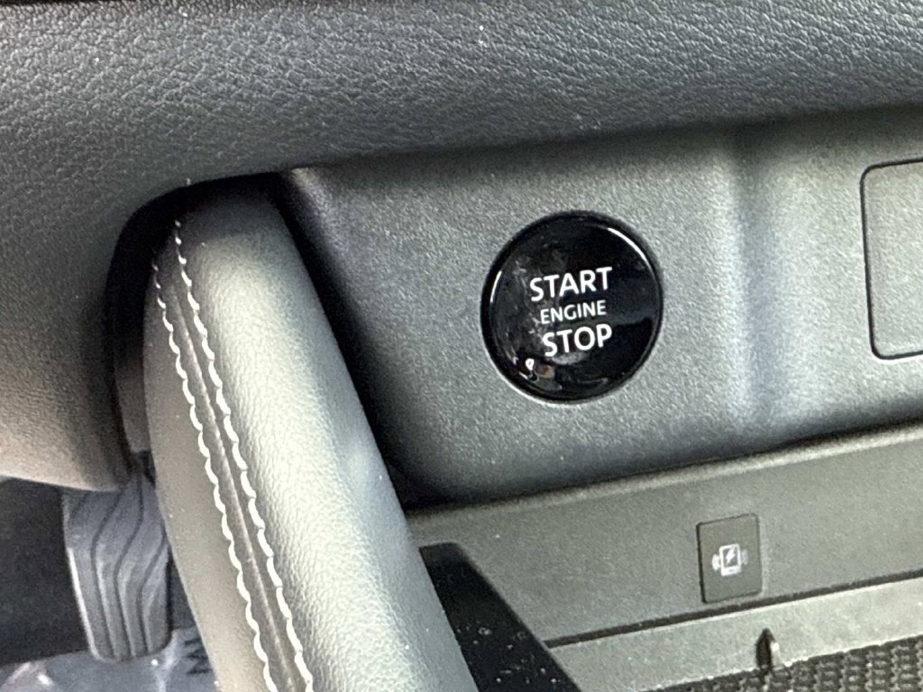 Used 2024 Nissan Rogue Platinum FWD image 36