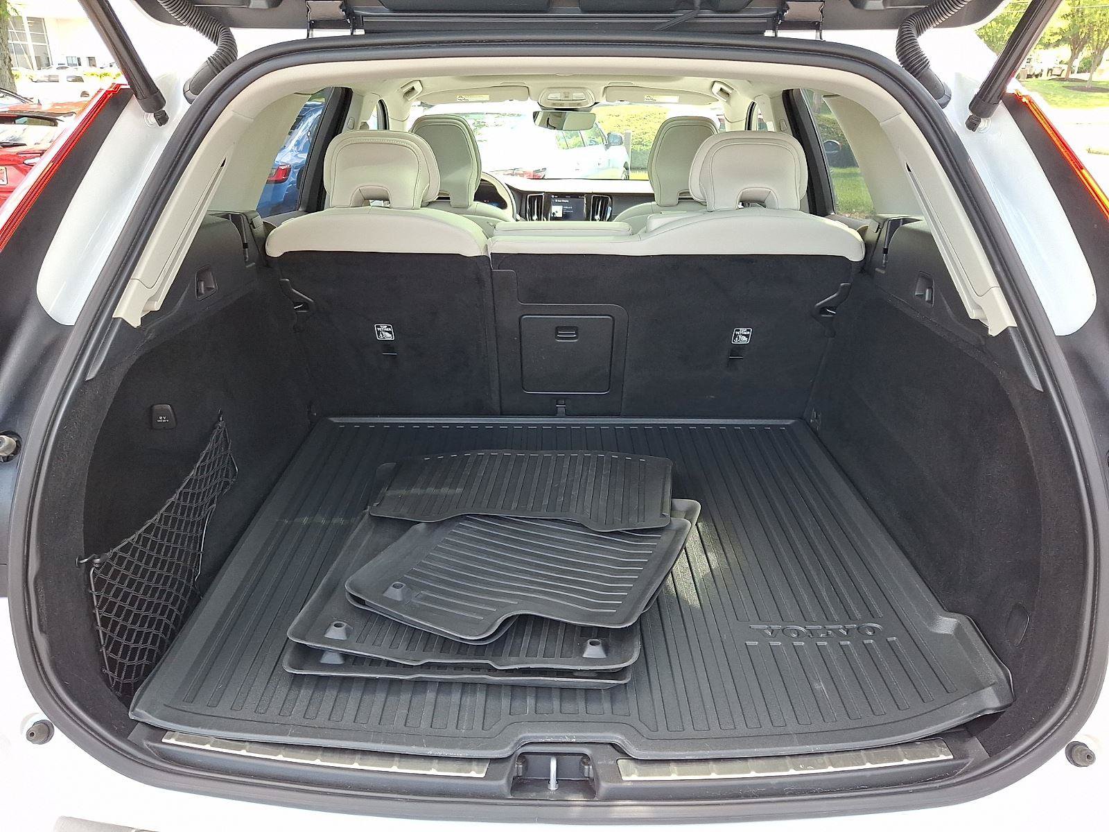 Certified 2023 Volvo XC60 B6 Ultimate w/ Climate Package AWD/4WD image 28