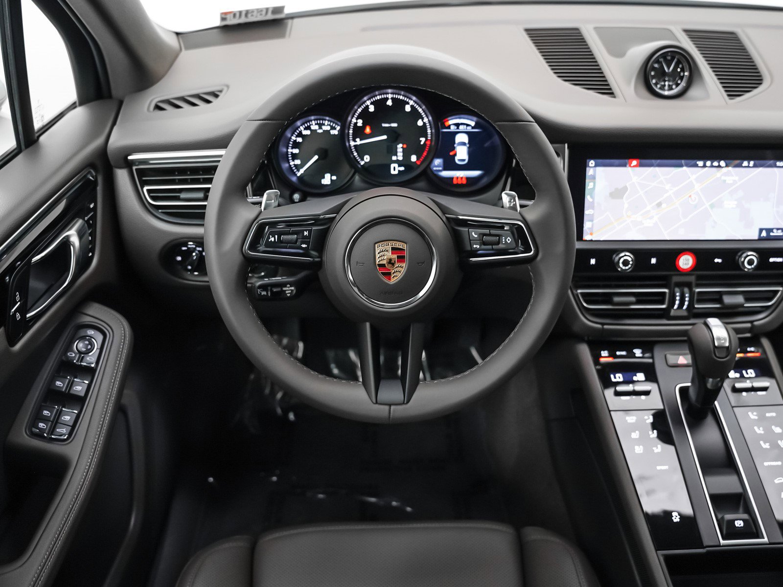 New 2026 Porsche Macan image 16
