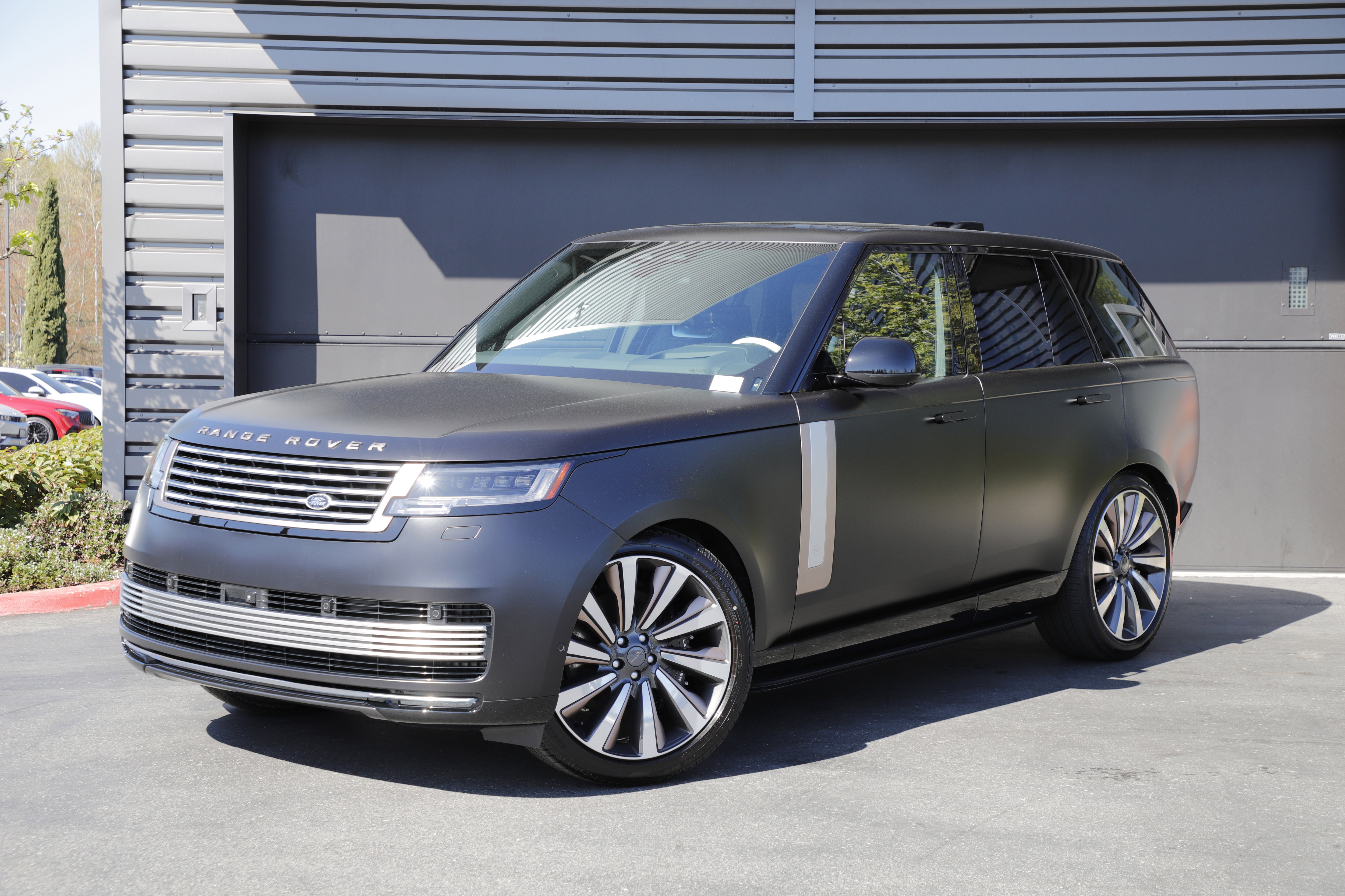 New 2026 Land Rover Range Rover SV AWD/4WD image 1