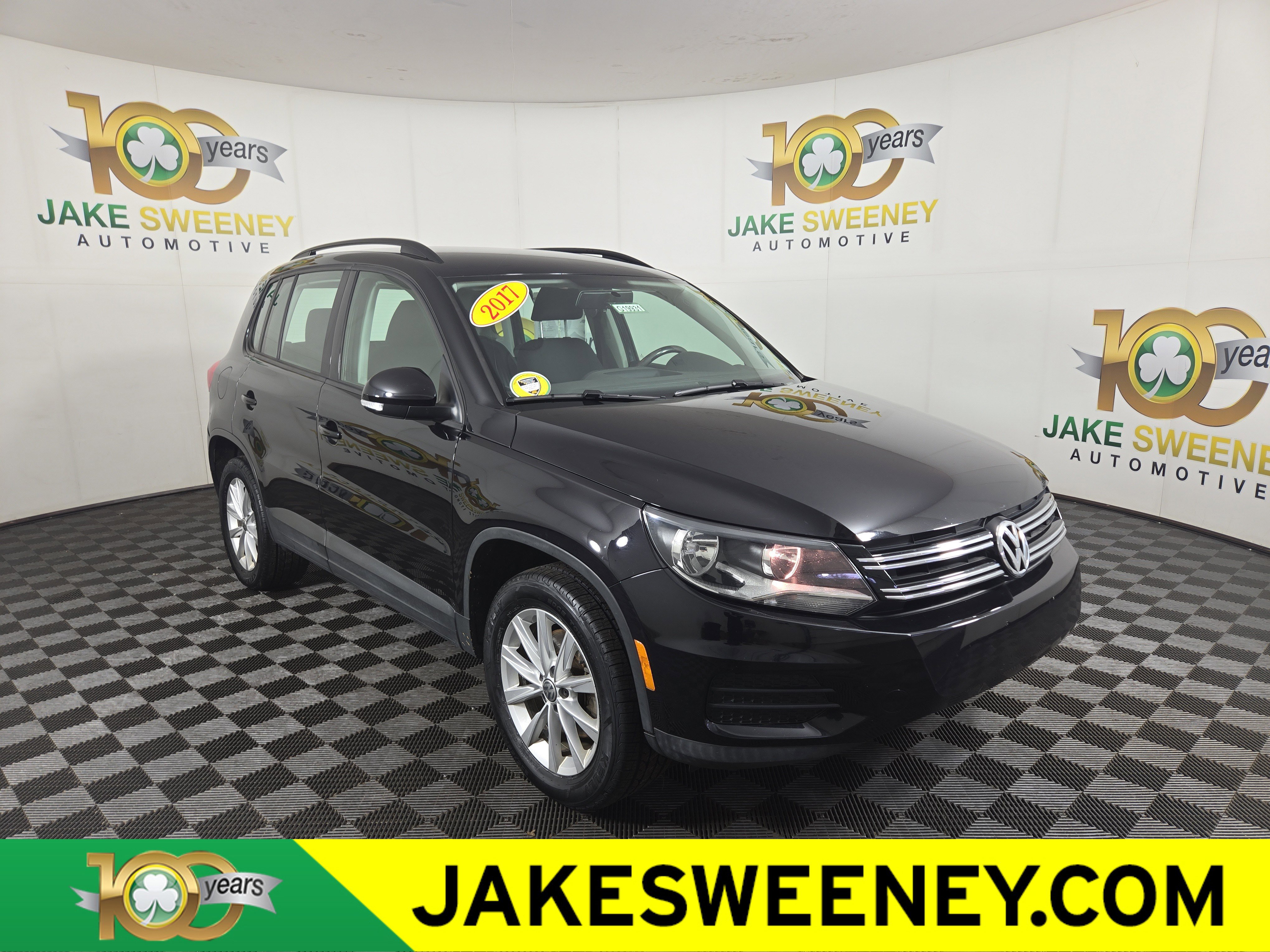 Used 2017 Volkswagen Tiguan Limited w/ Premium Package image 1