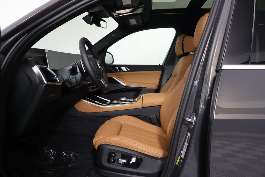 New 2026 BMW X5 xDrive50e w/ Executive Package AWD/4WD image 5