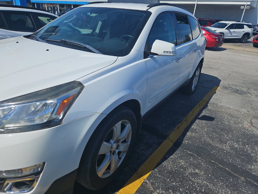 Used 2016 Chevrolet Traverse LT w/ Style and Technology Package AWD/4WD image 3