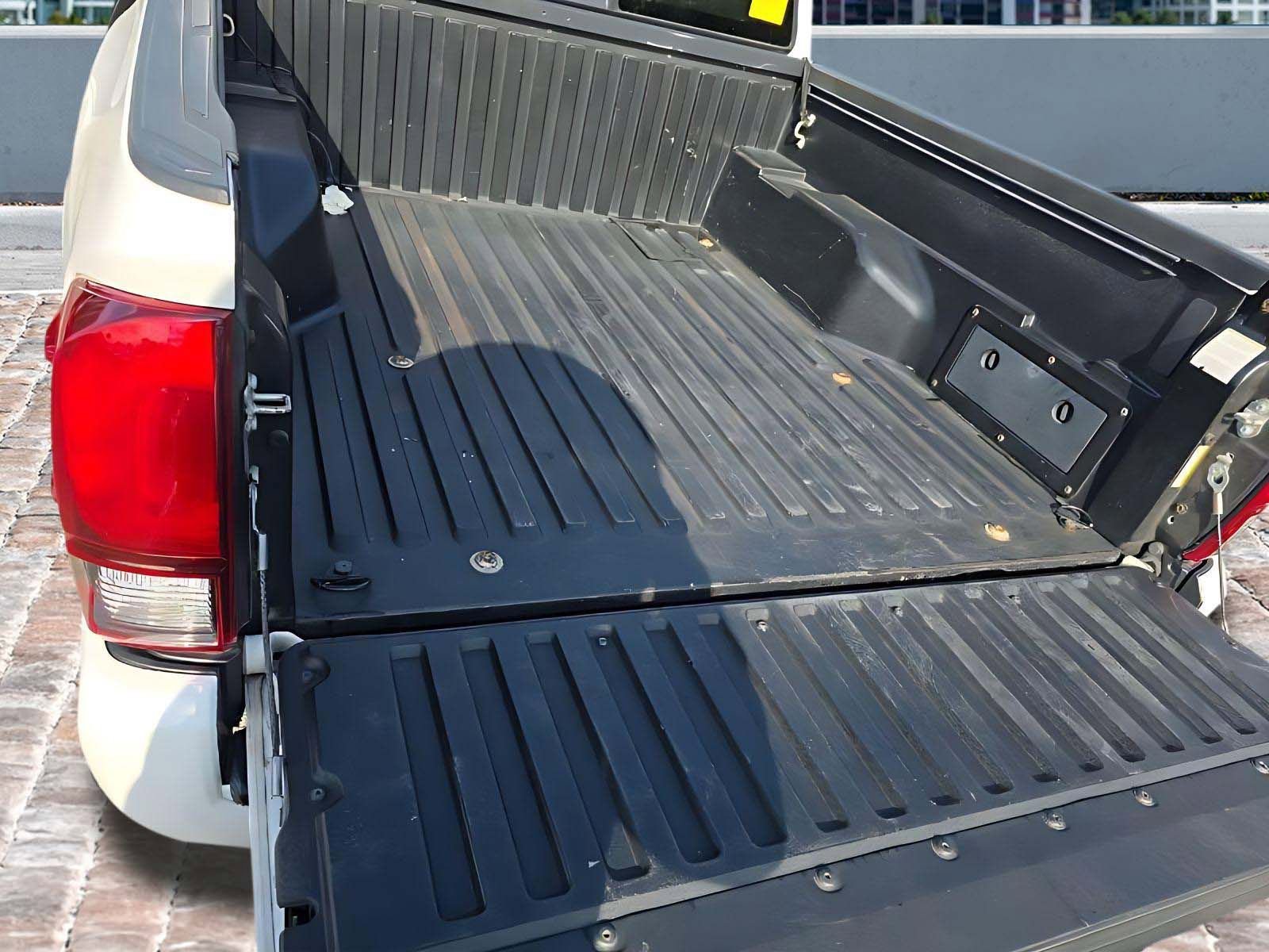 Used 2021 Toyota Tacoma SR w/ SR Convenience Package image 27