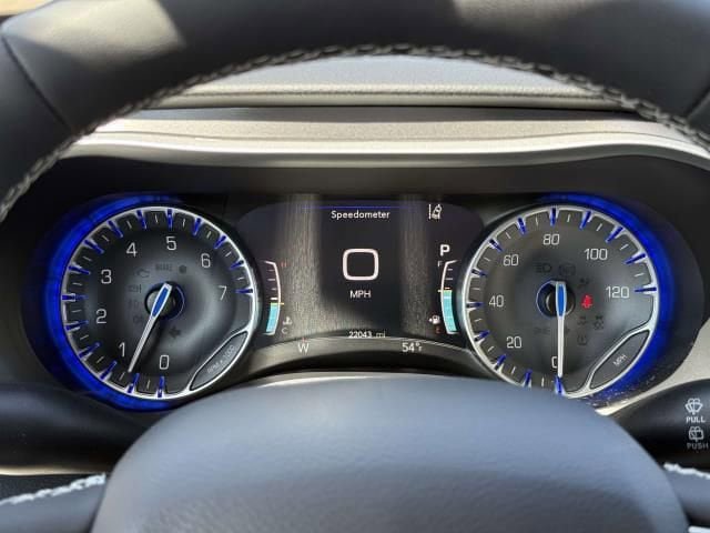Used 2024 Chrysler Pacifica Touring-L FWD image 17