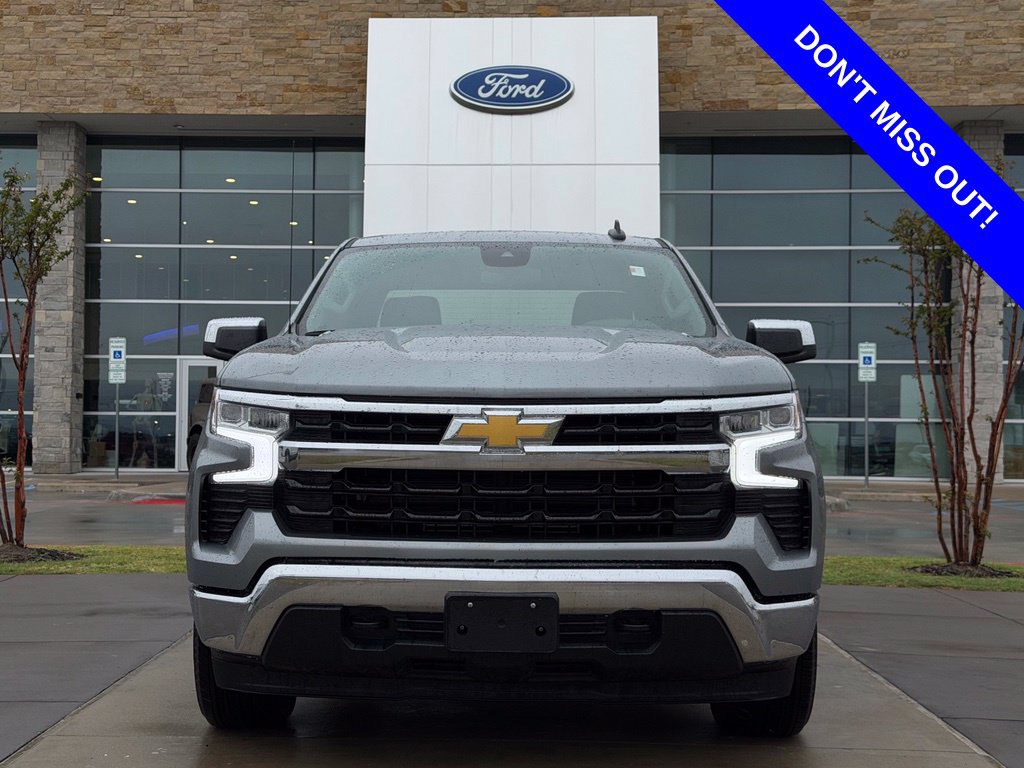 Used 2026 Chevrolet Silverado 1500 LT AWD/4WD image 2