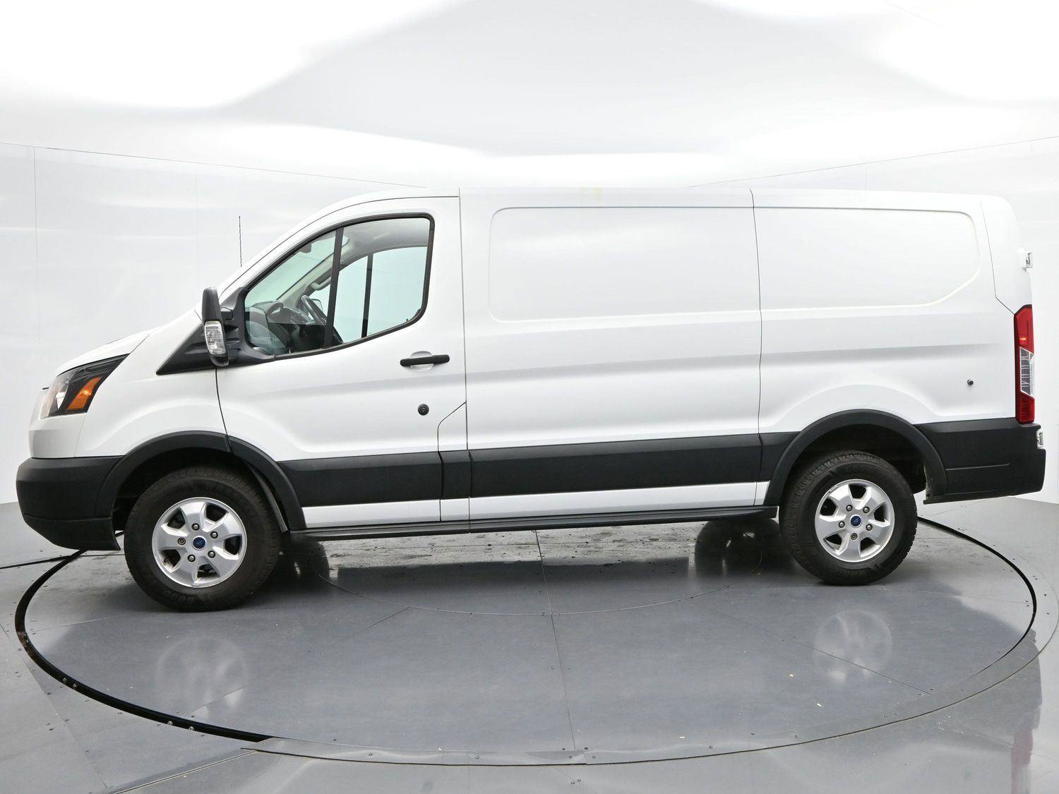 Used 2019 Ford Transit 250 130 Low Roof image 4