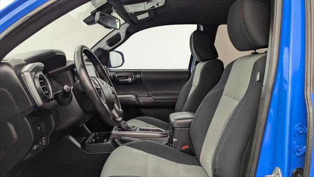 Used 2021 Toyota Tacoma TRD Sport w/ Technology Package image 14