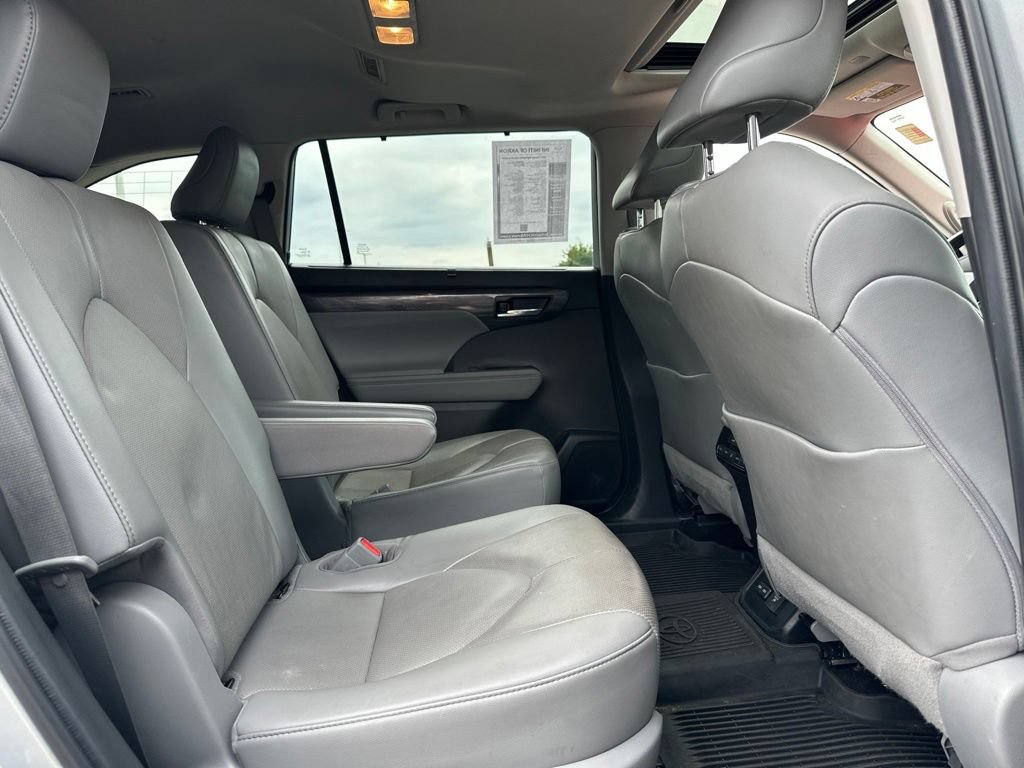 Used 2022 Toyota Highlander Limited AWD/4WD image 33