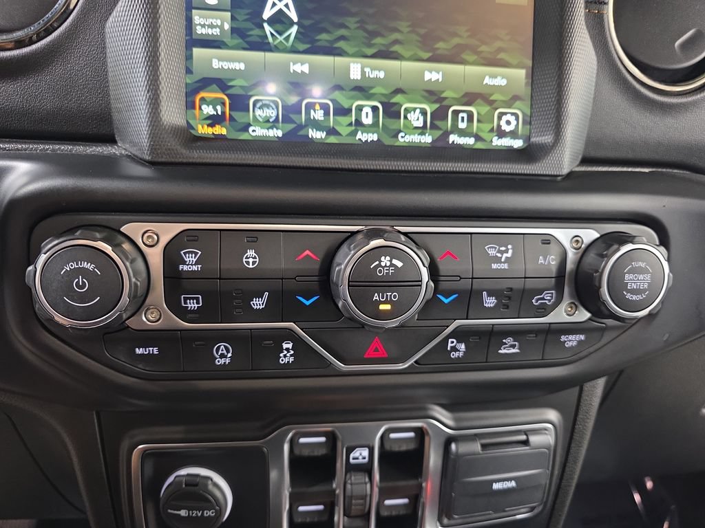 Used 2021 Jeep Wrangler Unlimited Sahara AWD/4WD image 20