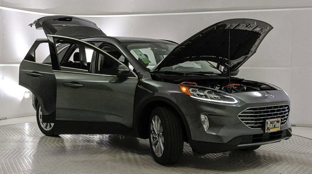 Used 2021 Ford Escape Titanium w/ Titanium Elite Package AWD/4WD image 9