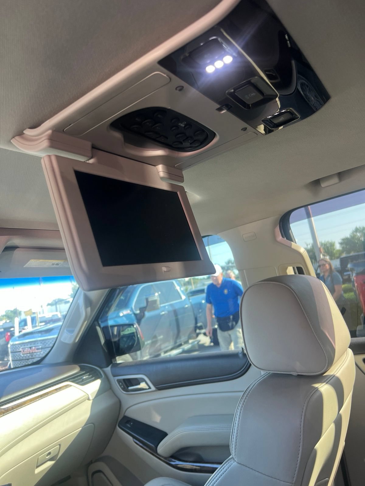 Used 2016 GMC Yukon Denali w/ Open Road Package AWD/4WD image 10