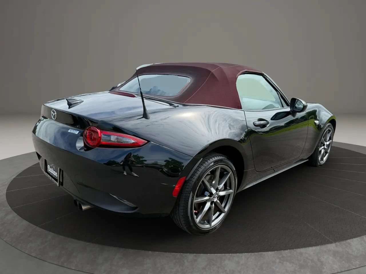 Used 2018 MAZDA MX-5 Miata Grand Touring RWD image 5