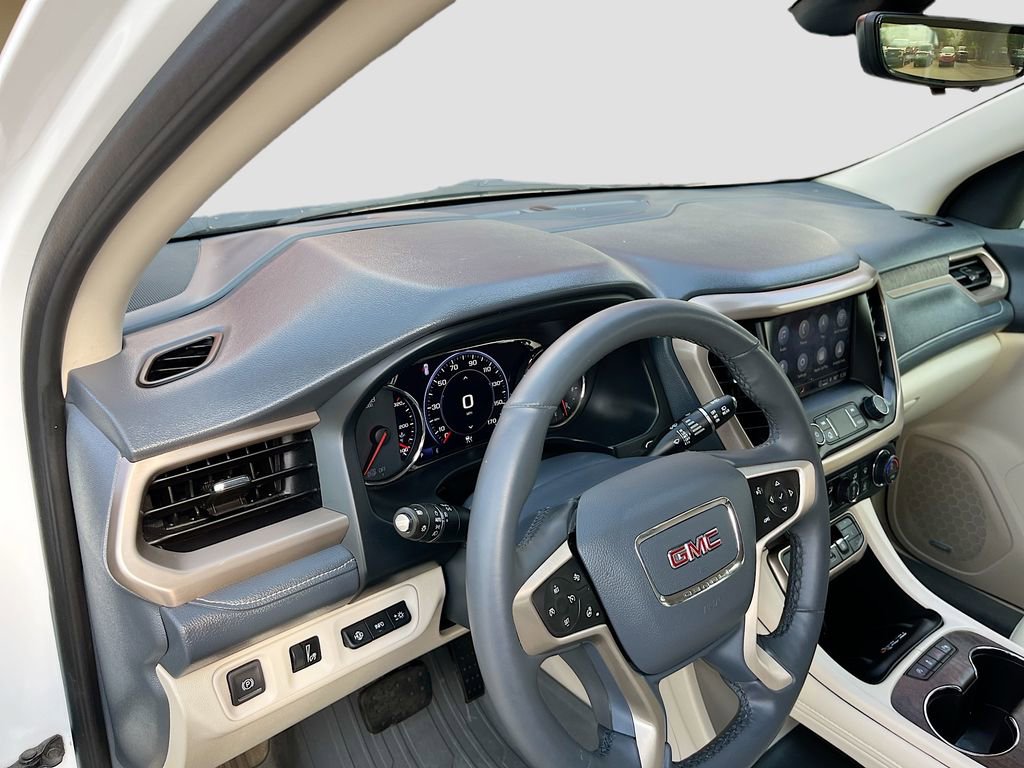Used 2023 GMC Acadia Denali w/ Denali Ultimate Package image 9