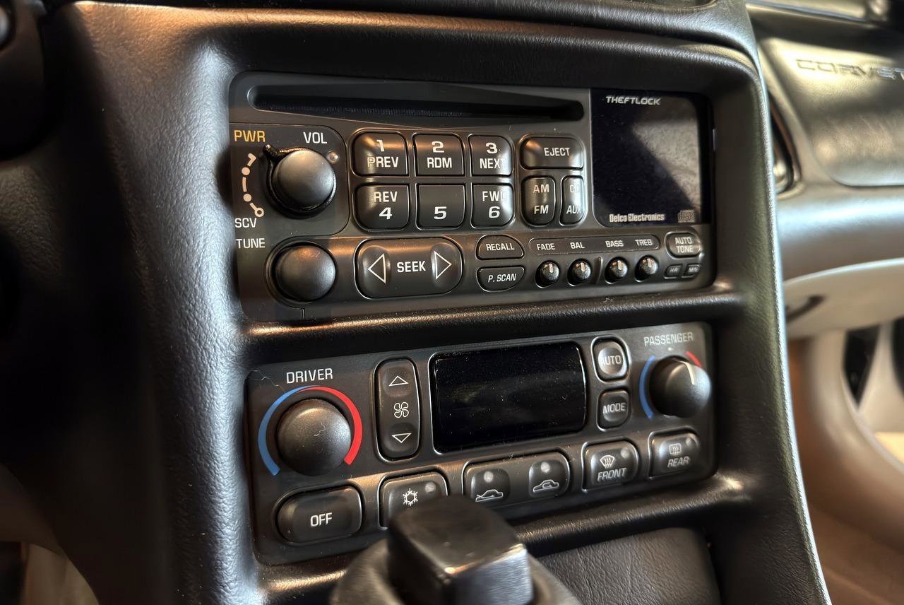 Used 1997 Chevrolet Corvette Coupe w/ Memory Pkg RWD image 73