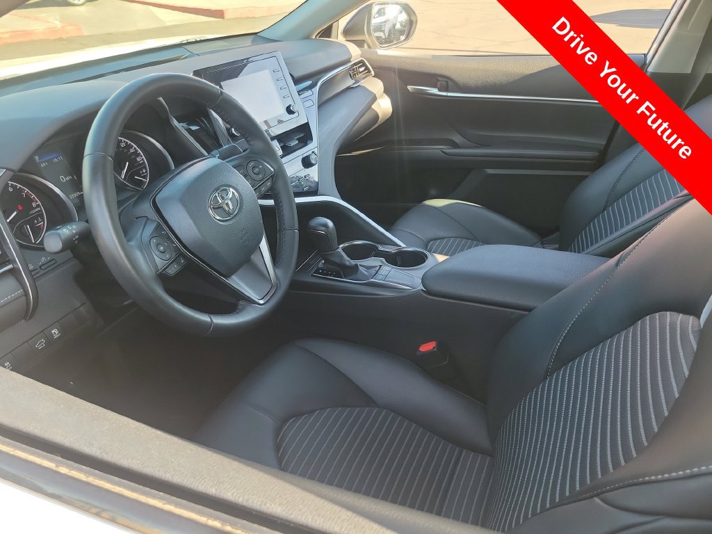 Used 2023 Toyota Camry SE FWD image 3
