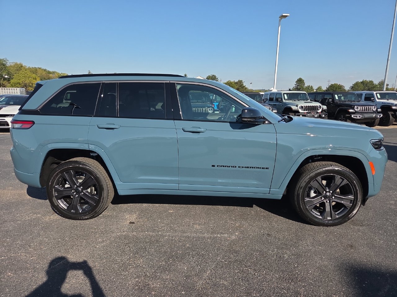 New 2027 Jeep Grand Cherokee Limited AWD/4WD image 31