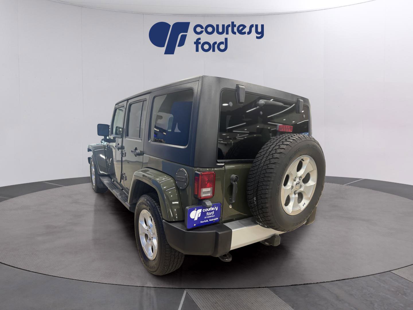 Used 2015 Jeep Wrangler Unlimited Sahara w/ Connectivity Group image 5