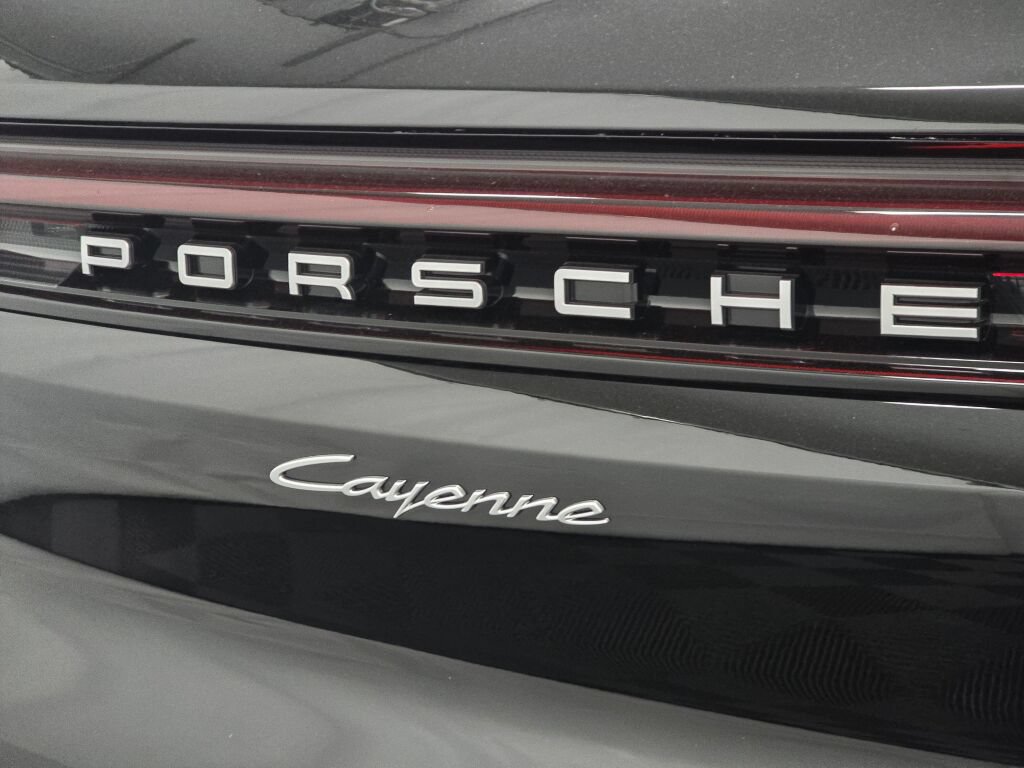New 2026 Porsche Cayenne AWD/4WD image 32