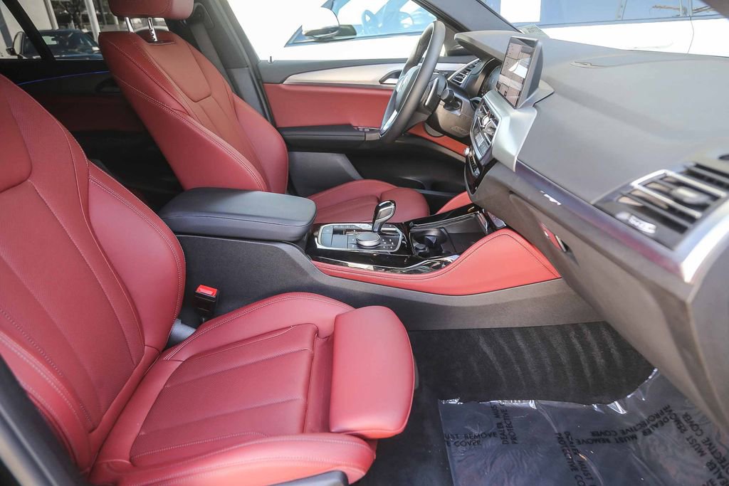 Certified 2025 BMW X4 xDrive30i w/ Convenience Package AWD/4WD image 13