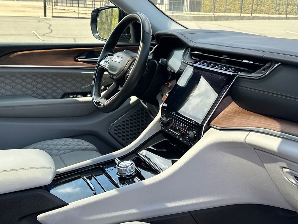 Used 2021 Jeep Grand Cherokee L Summit w/ Advanced Protech Group IV image 15