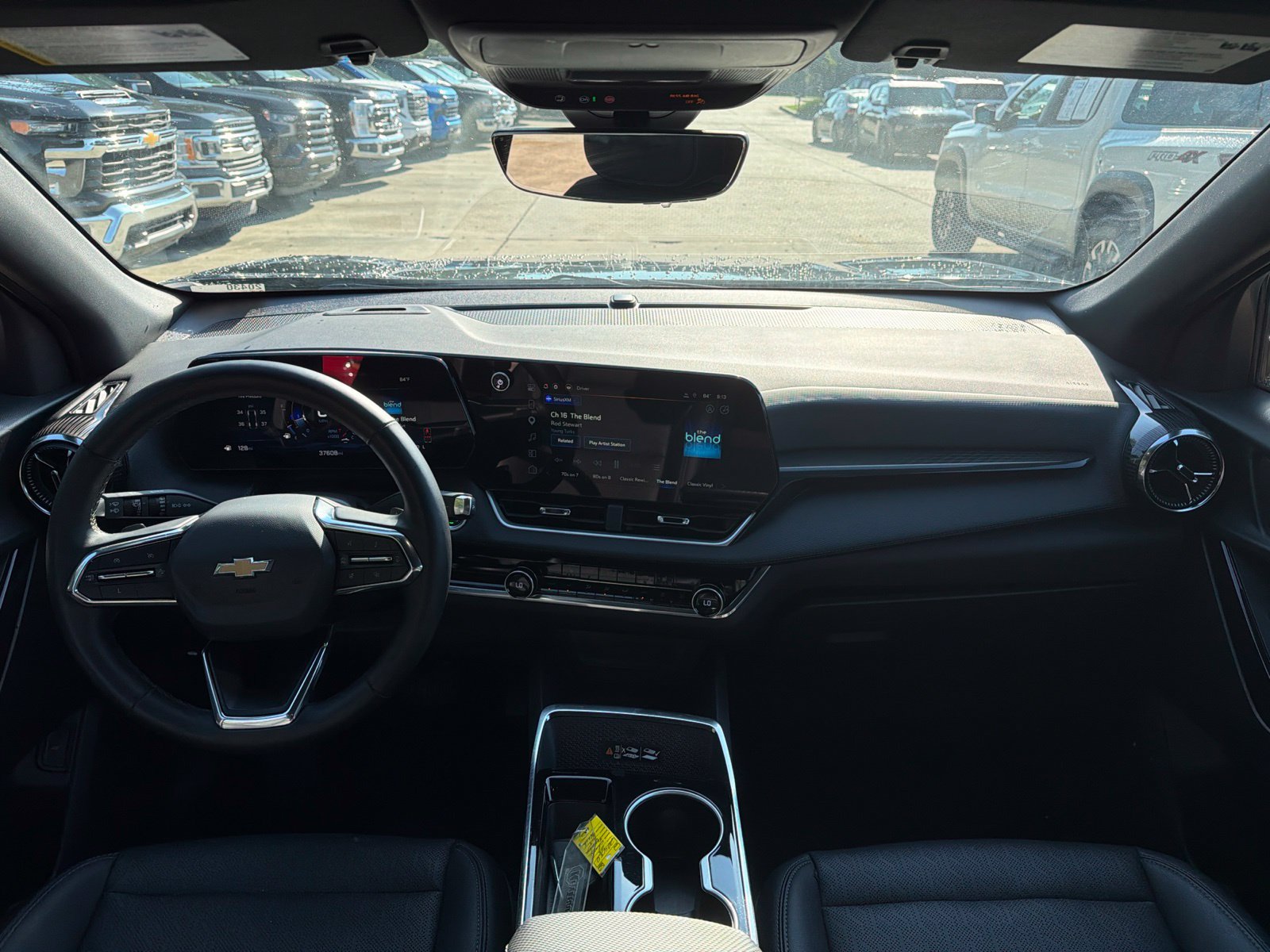 Used 2025 Chevrolet Equinox LT w/ Convenience Package II FWD image 9