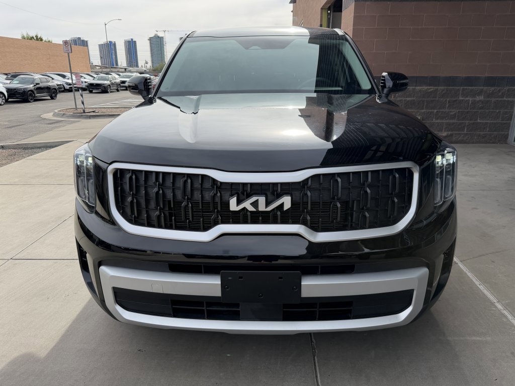 Used 2024 Kia Telluride LX image 10