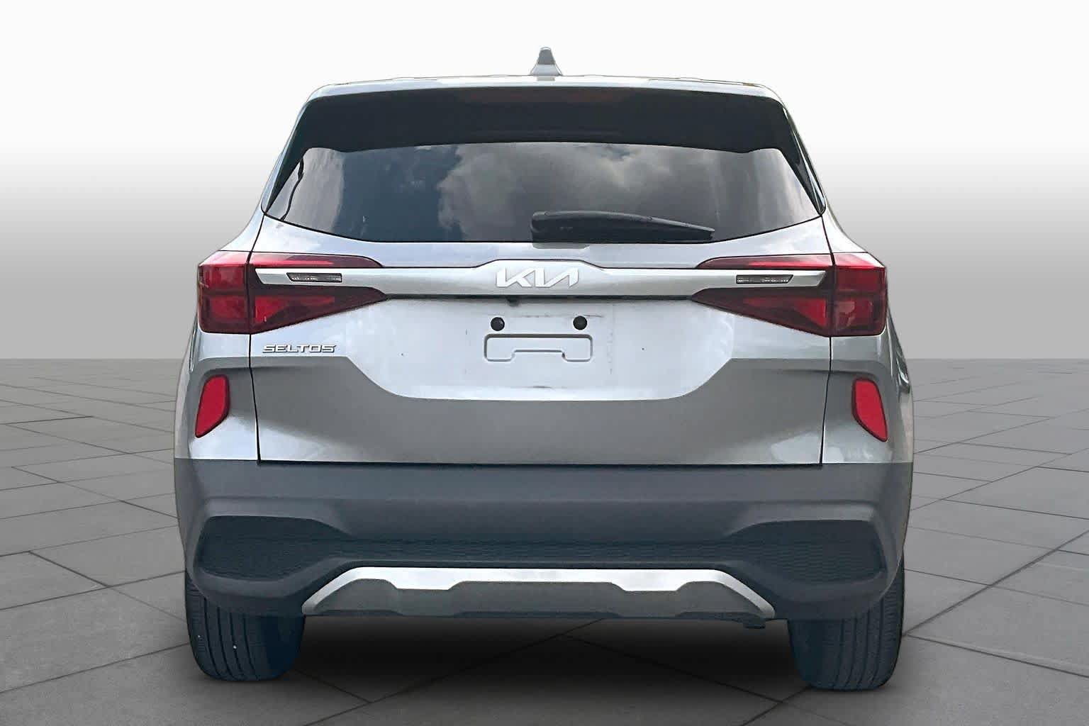 Used 2023 Kia Seltos LX AWD/4WD image 5