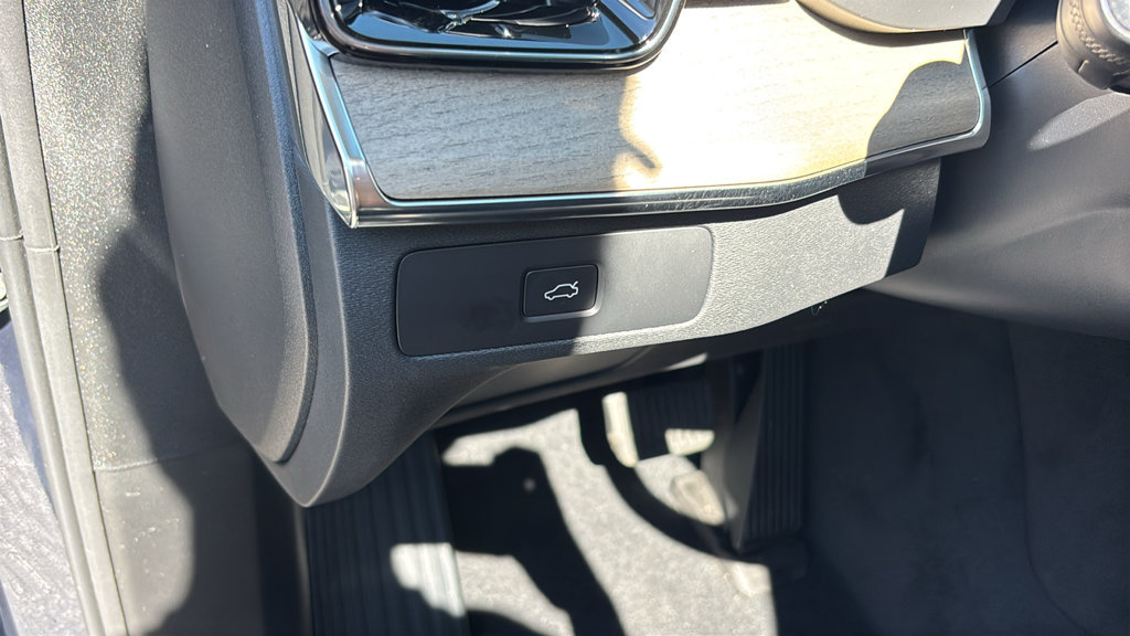 New 2027 Volvo XC90 B6 Plus AWD/4WD image 15