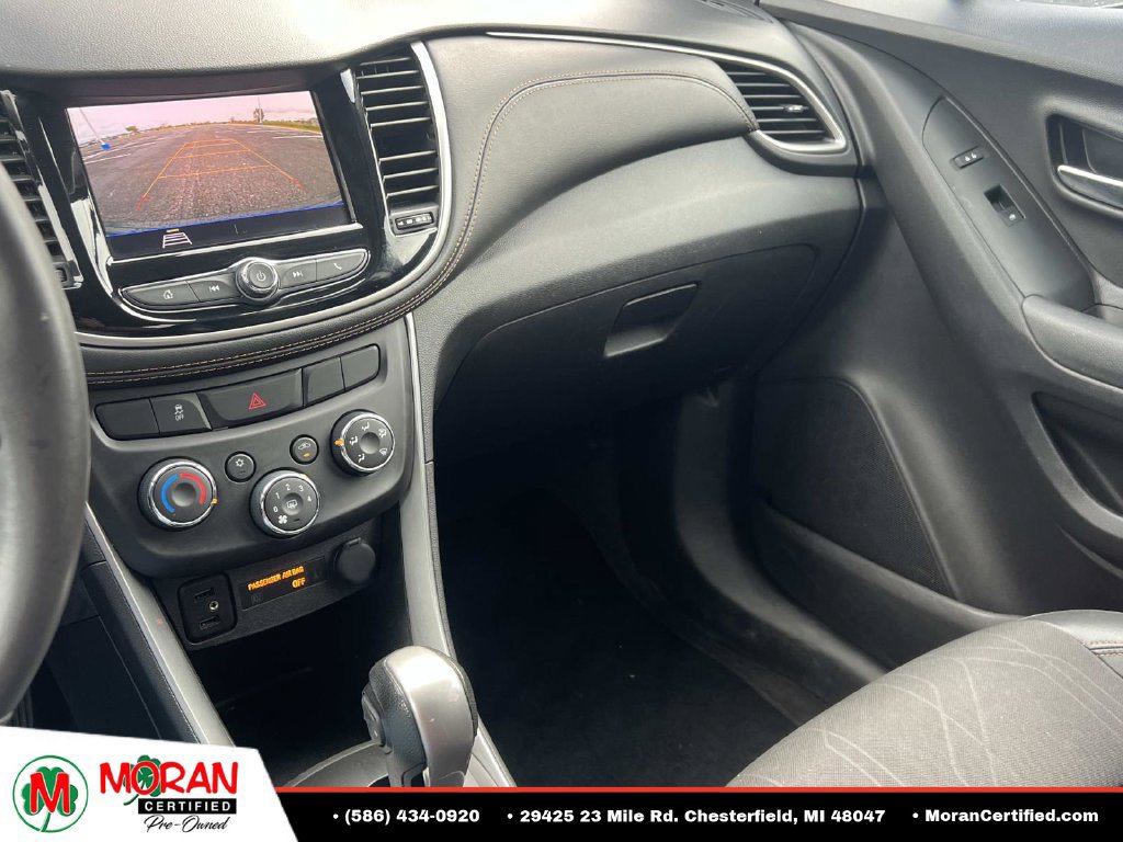 Used 2020 Chevrolet Trax LT w/ LT Convenience Package FWD image 28