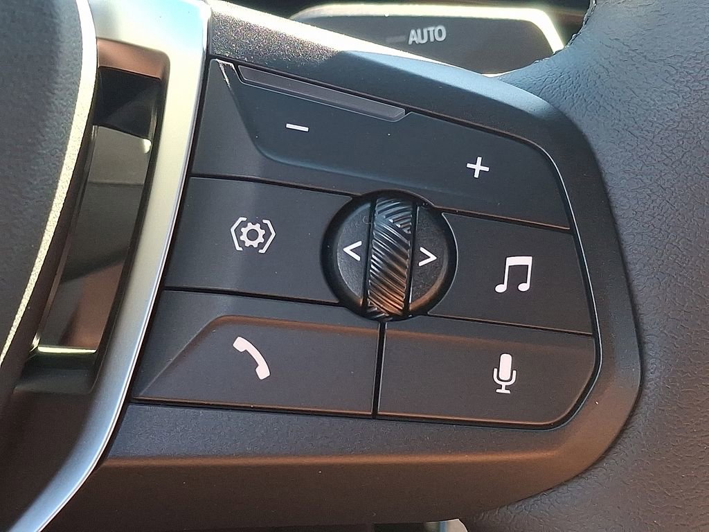 Used 2025 BMW X2 xDrive28i w/ Premium Package image 15