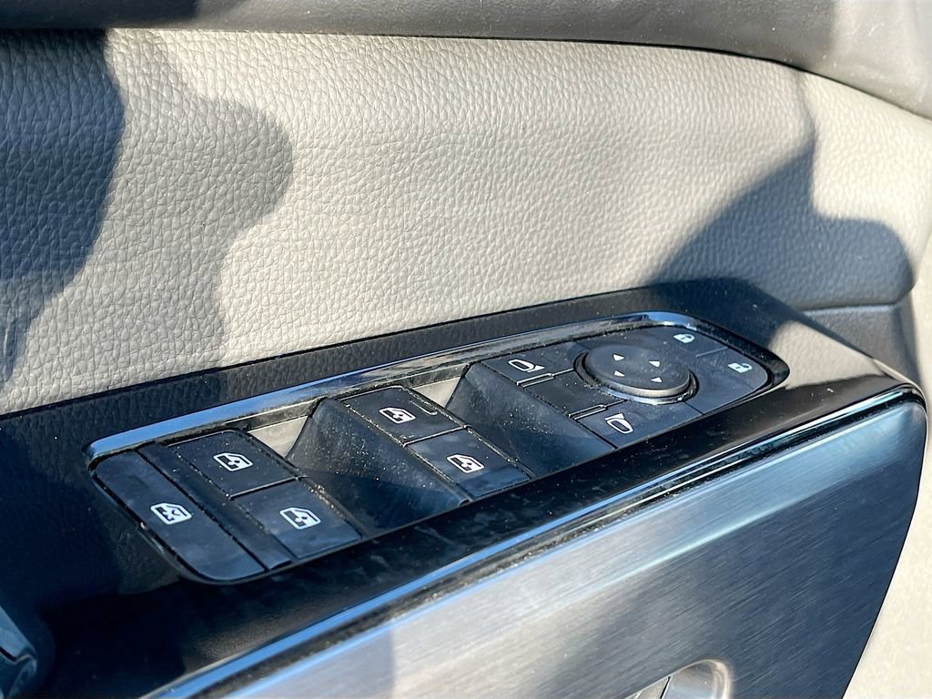 Used 2022 Nissan Pathfinder SL w/ SL Black Package image 18