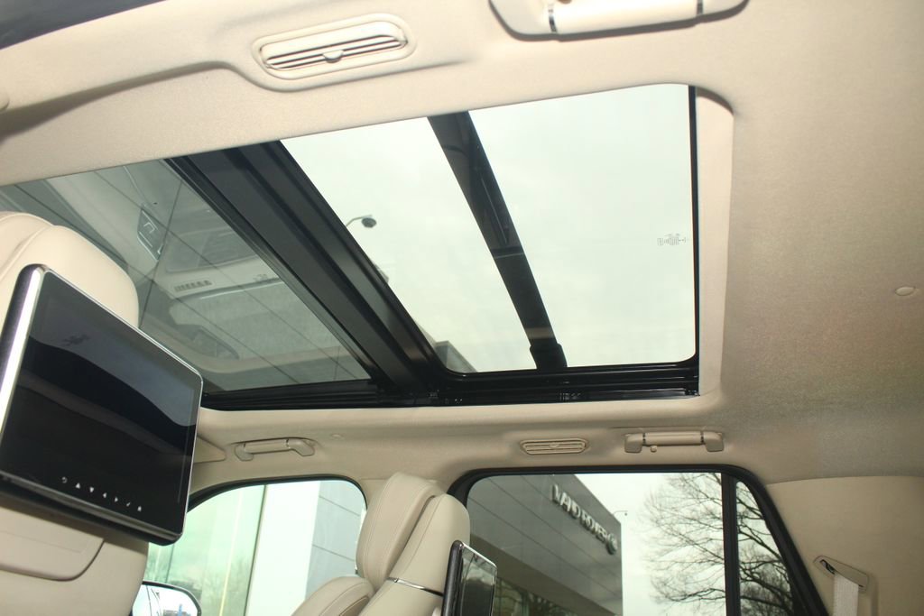 Used 2019 Lincoln Navigator Reserve w/ Cargo Package AWD/4WD image 25