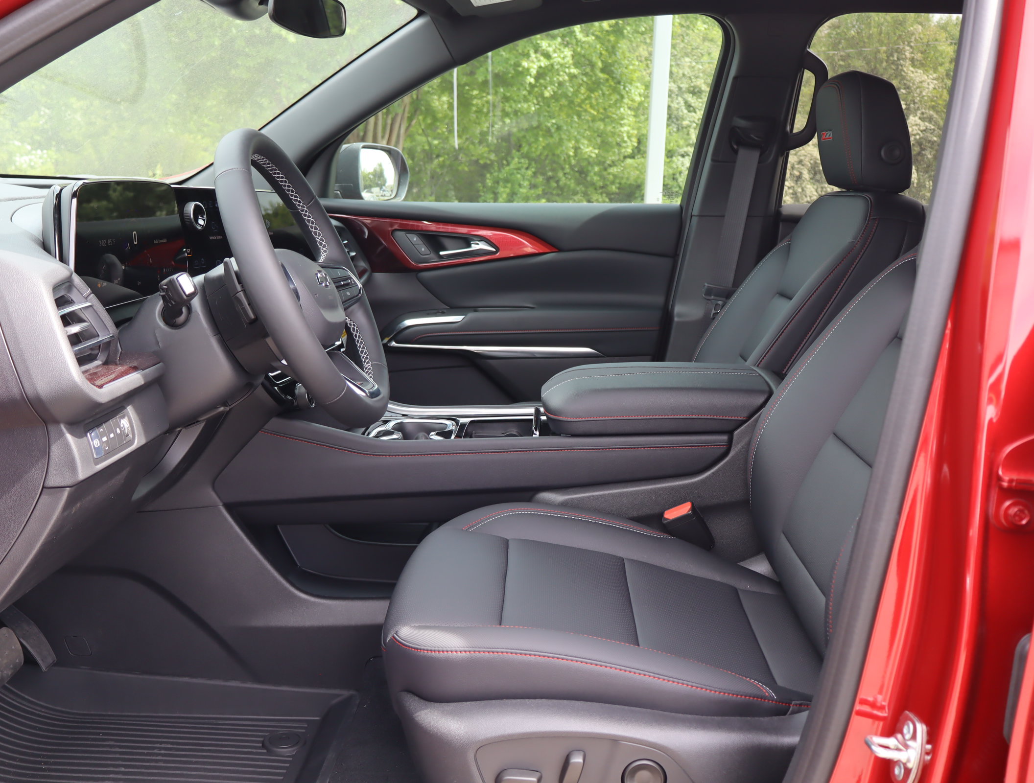 Used 2026 Chevrolet Traverse Z71 AWD/4WD image 13