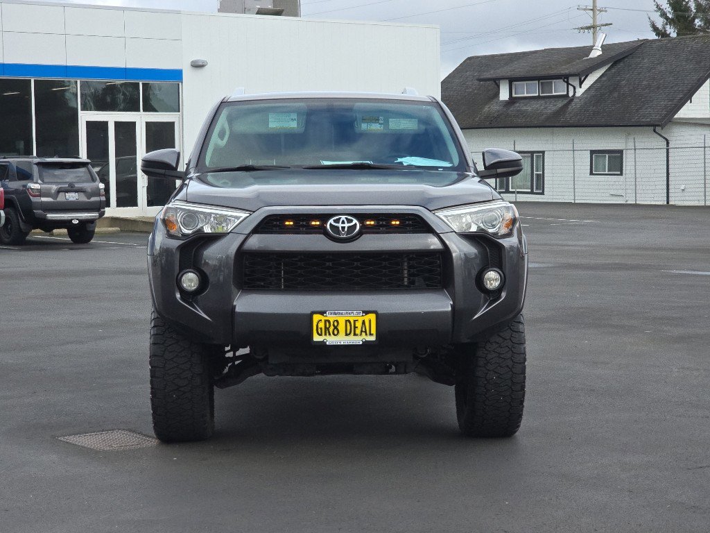 Used 2016 Toyota 4Runner SR5 image 3