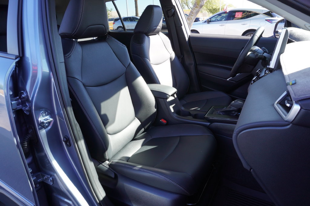 Used 2026 Toyota Corolla Cross XLE w/ Convenience Package FWD image 12