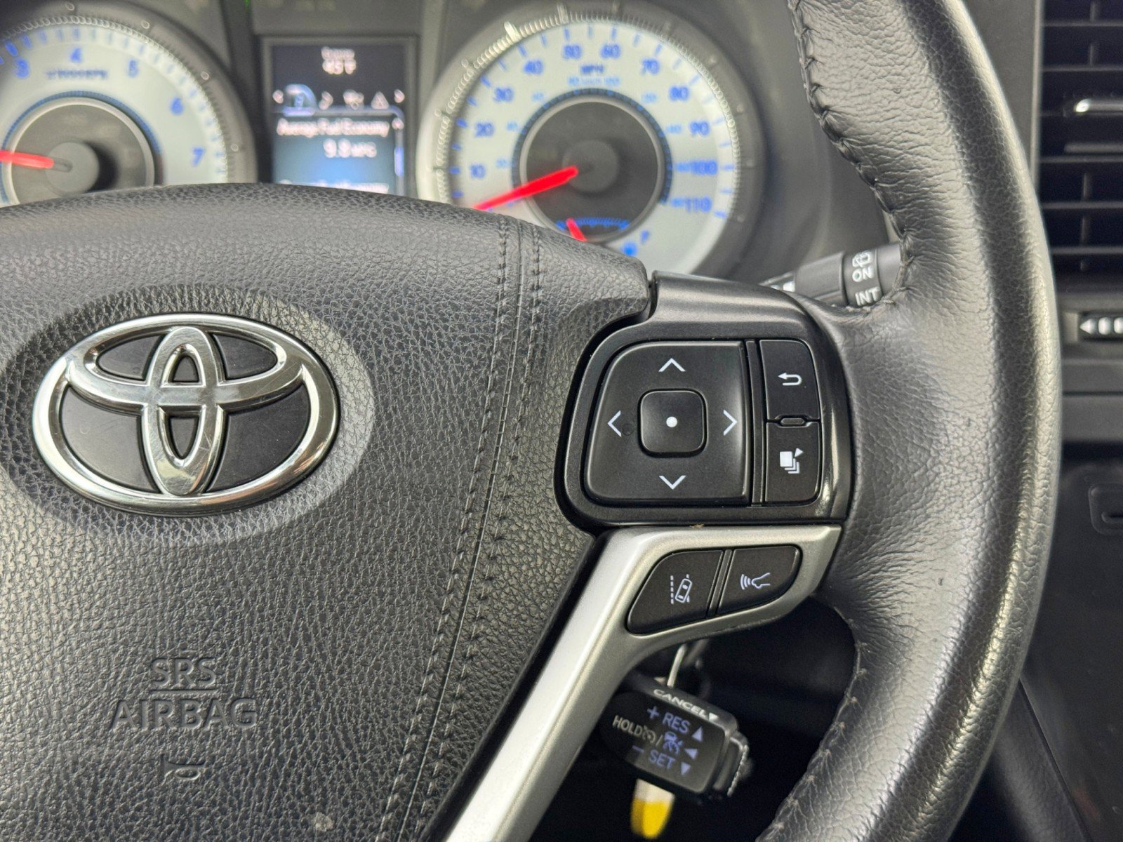 Used 2019 Toyota Sienna SE w/ Carpet Mat Package FWD image 20