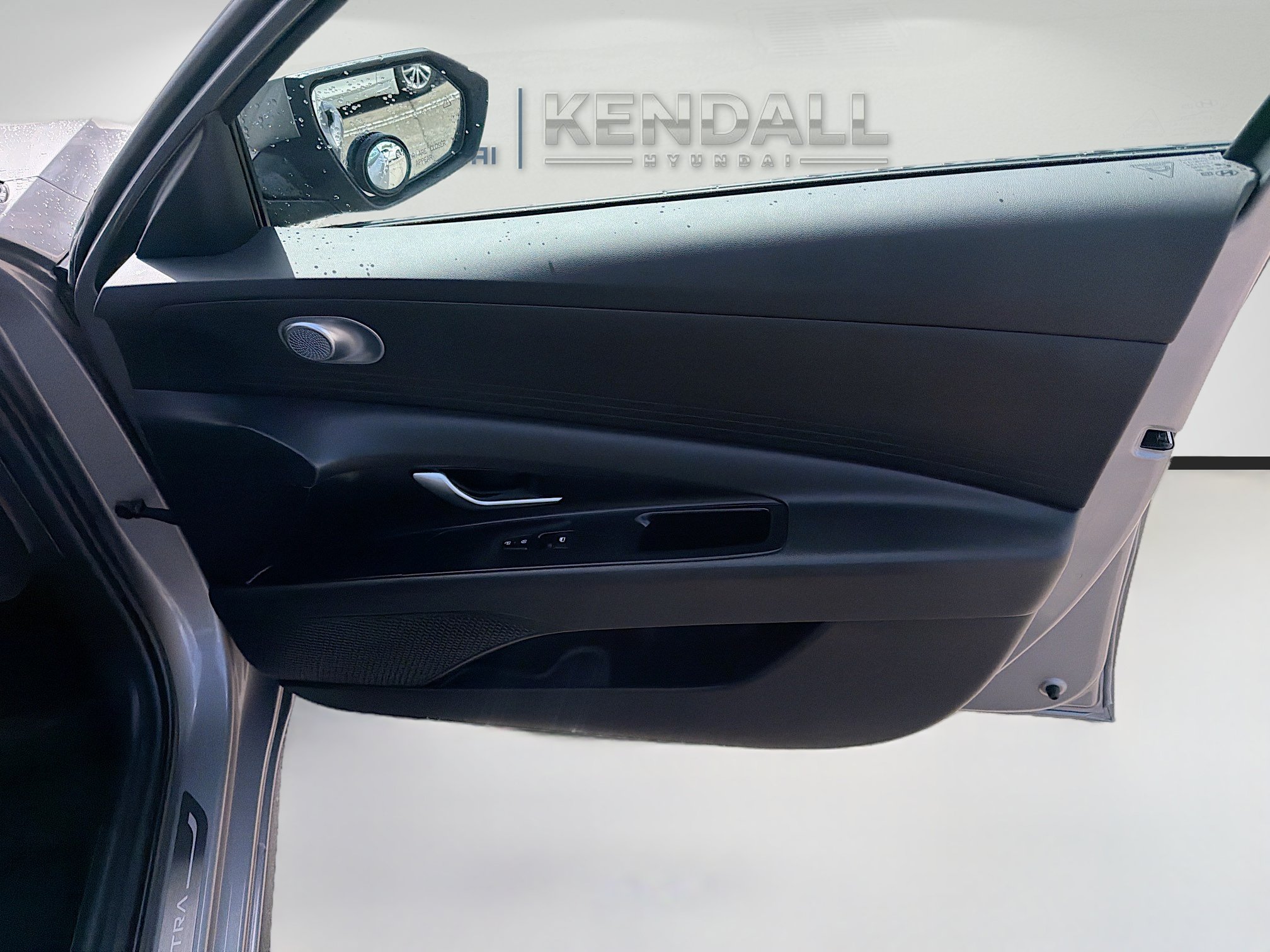 Used 2025 Hyundai Elantra SE FWD image 30