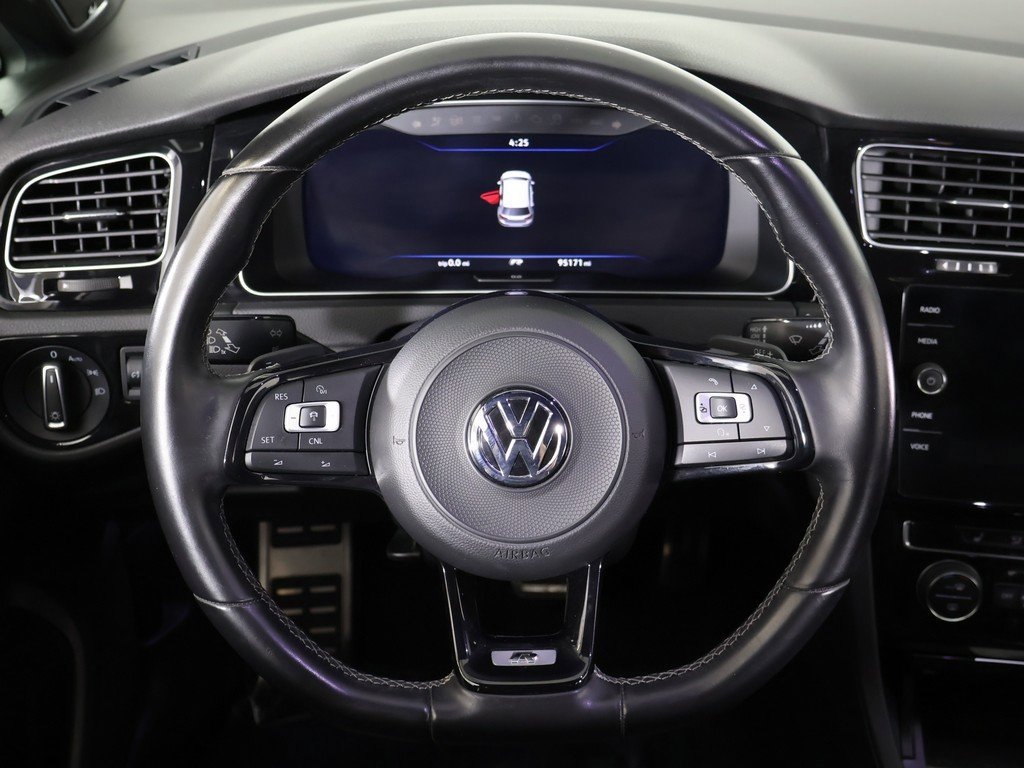 Used 2018 Volkswagen Golf R 4-Door image 40
