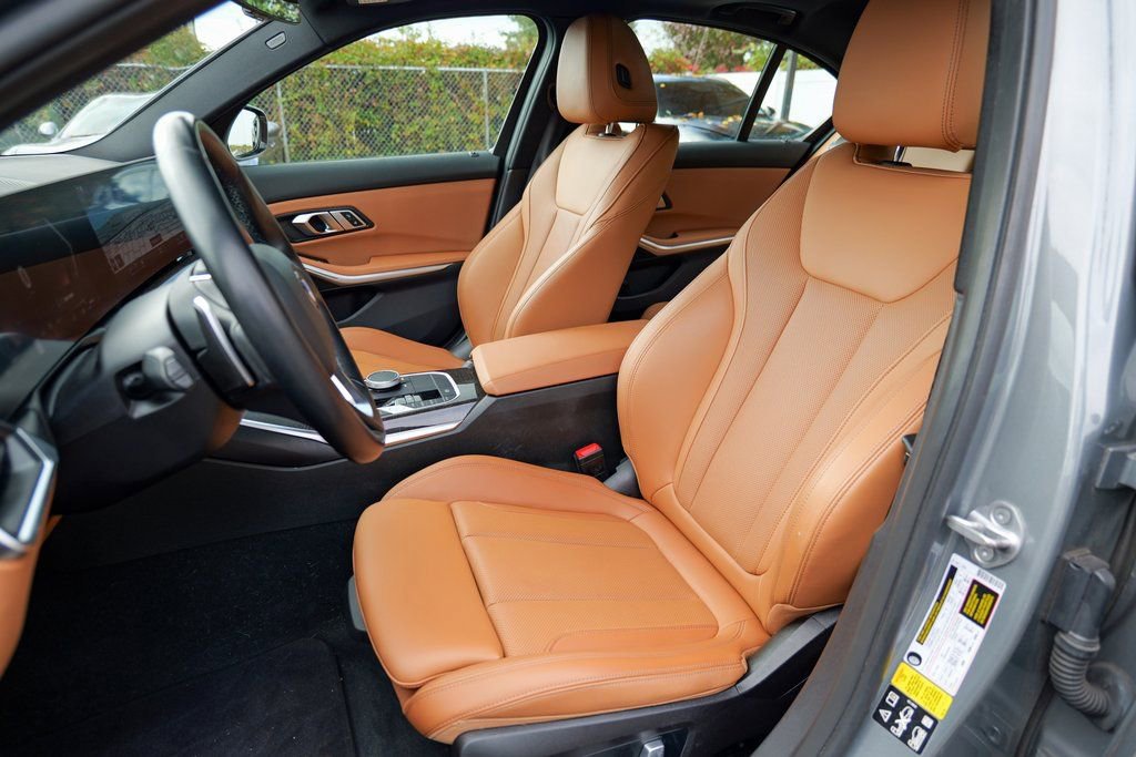 Used 2023 BMW 330i xDrive Sedan w/ Driving Assistance Package image 21