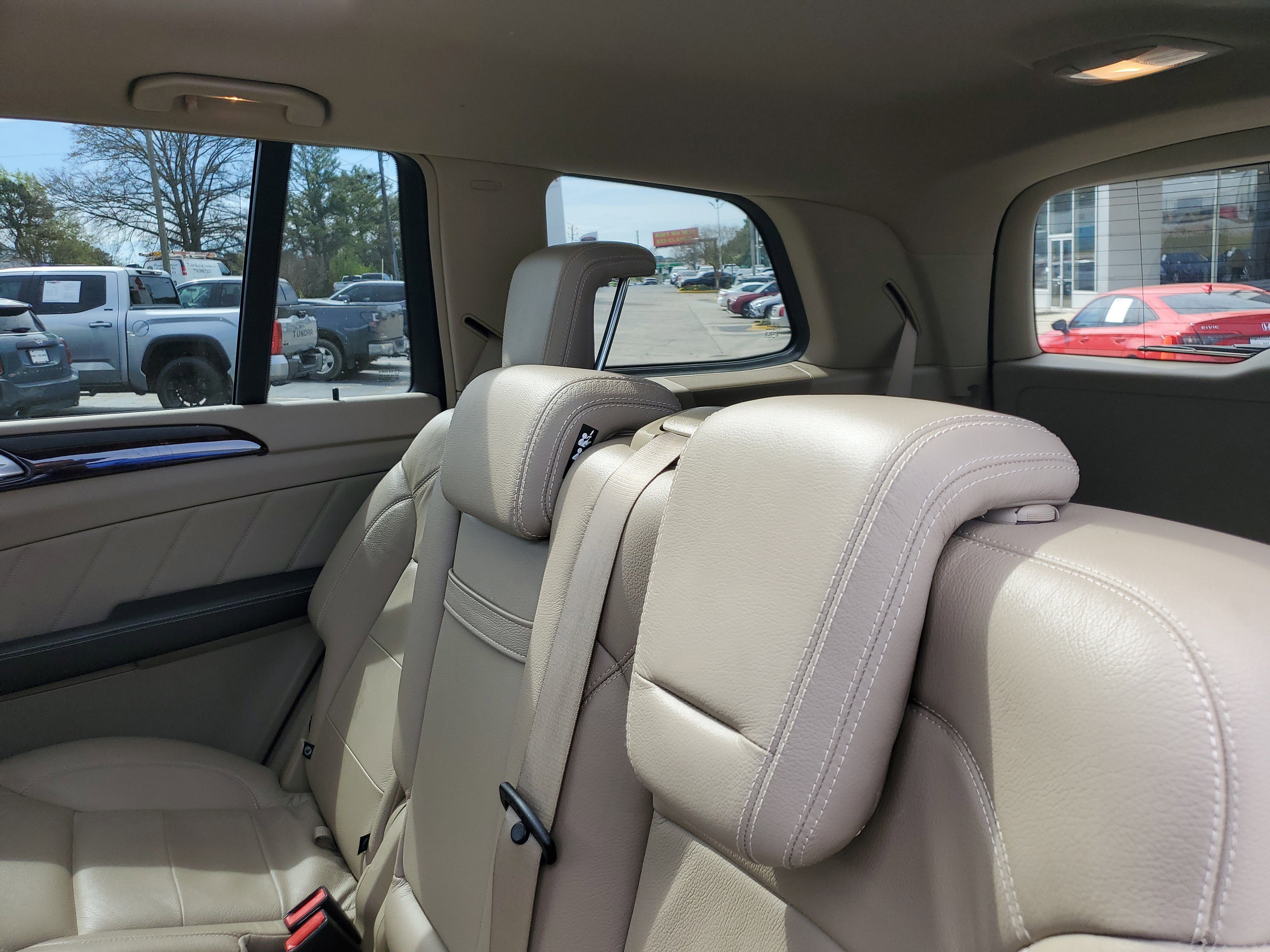 Used 2015 Mercedes-Benz GL 450 4MATIC image 9