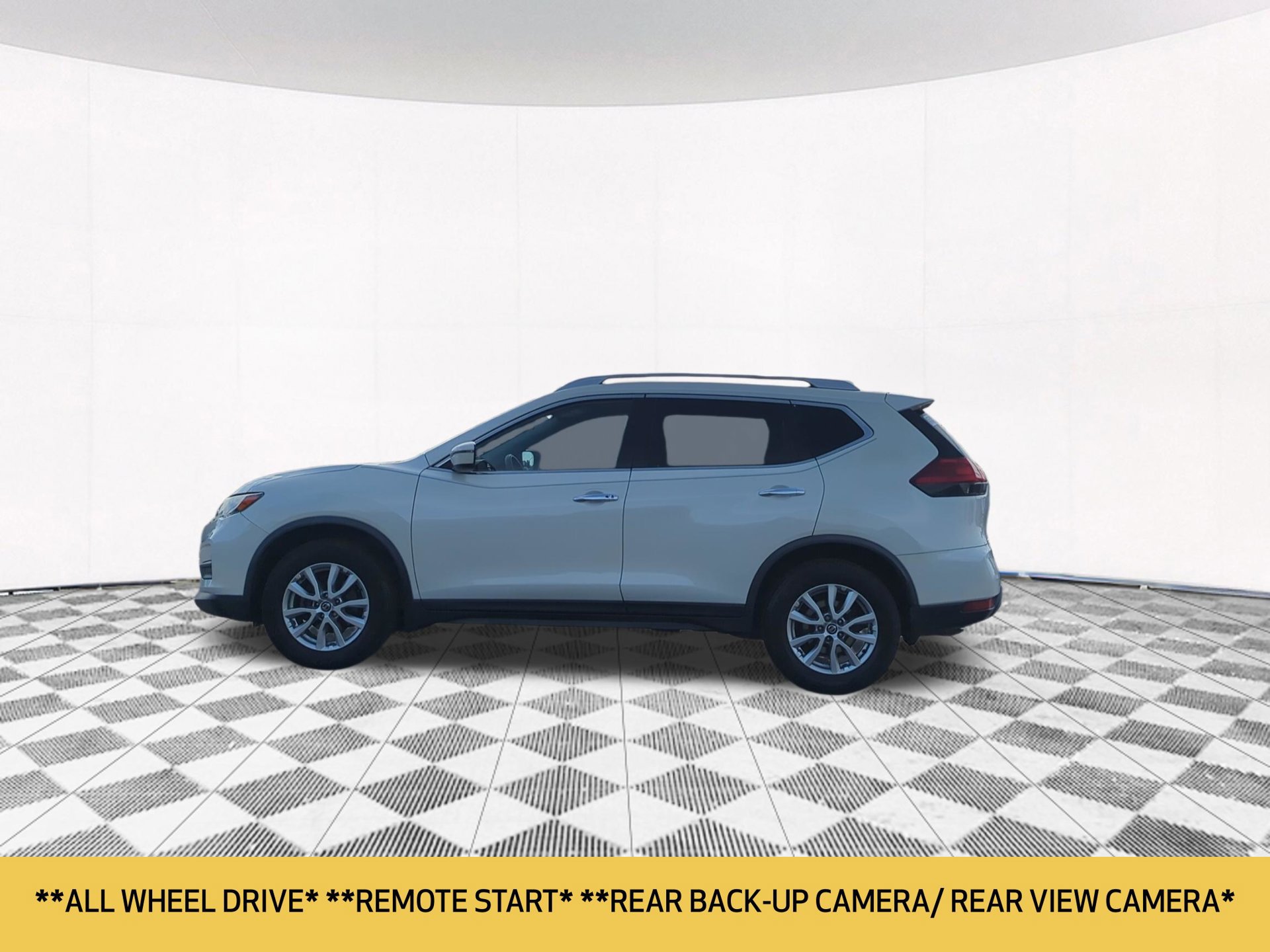 Used 2017 Nissan Rogue SV AWD/4WD image 2