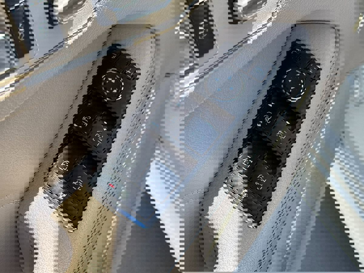 Used 2014 Mercedes-Benz E 350 Sport image 21