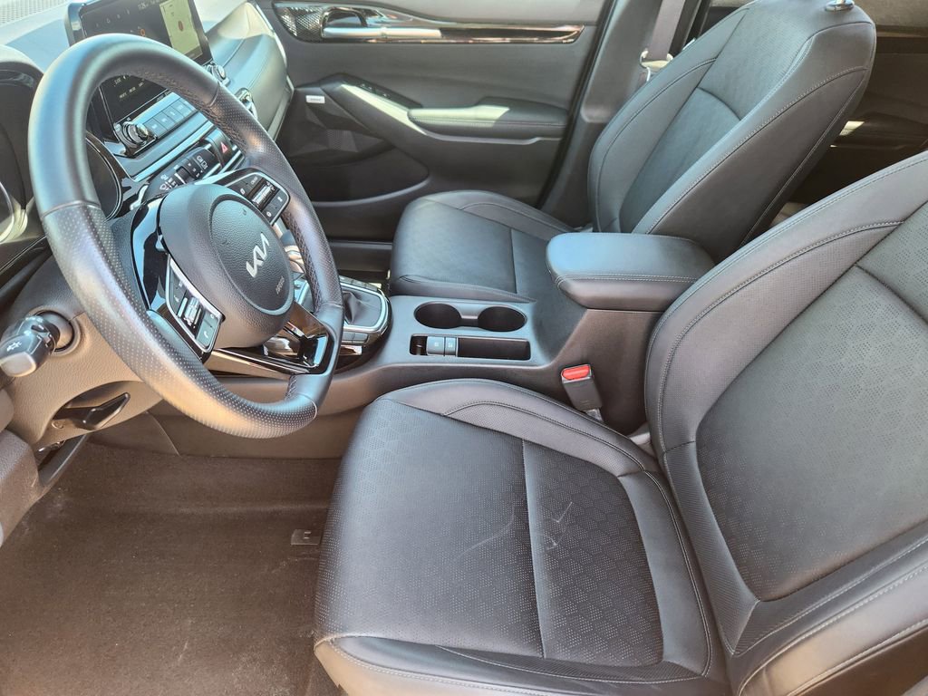 Certified 2022 Kia Seltos SX w/ Sunroof Package AWD/4WD image 8