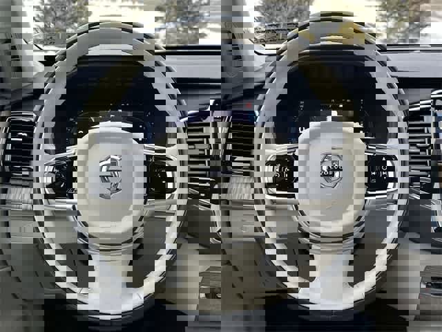 Used 2024 Volvo XC90 B6 Plus w/ Protection Package Premier image 8