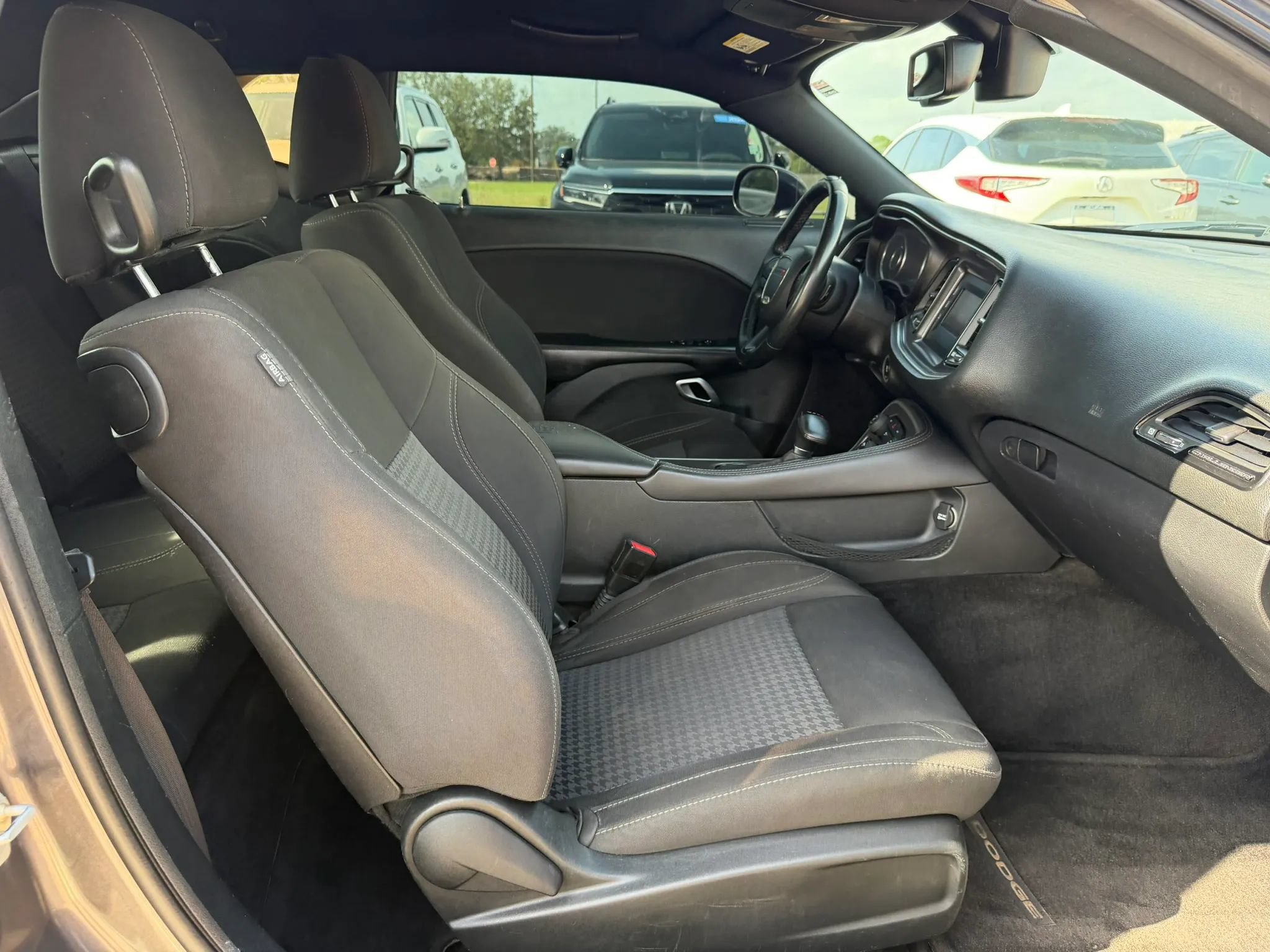 Used 2016 Dodge Challenger SXT RWD image 12