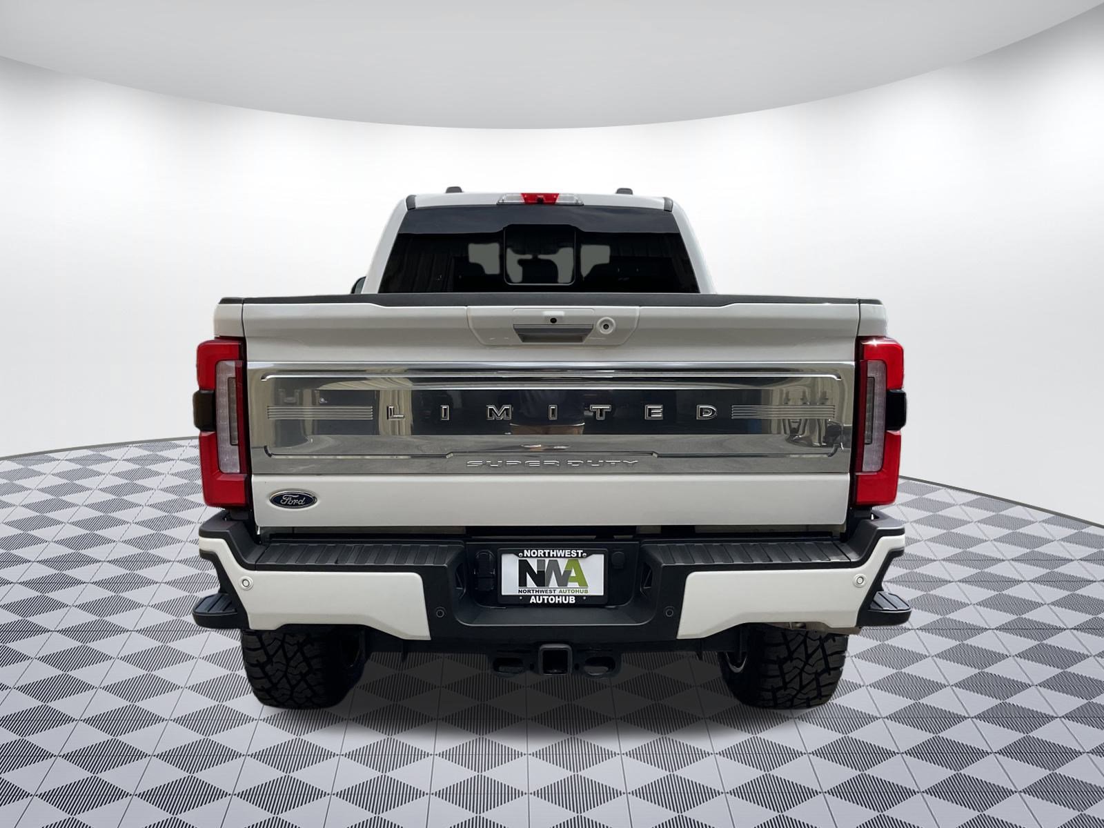 Used 2024 Ford F350 Limited image 4