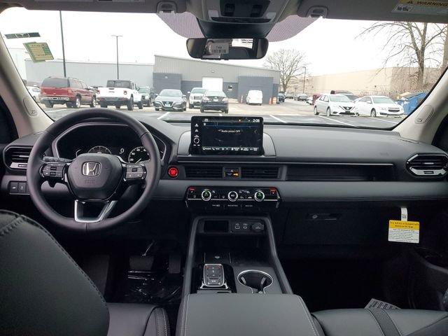 New 2025 Honda Pilot Touring image 20