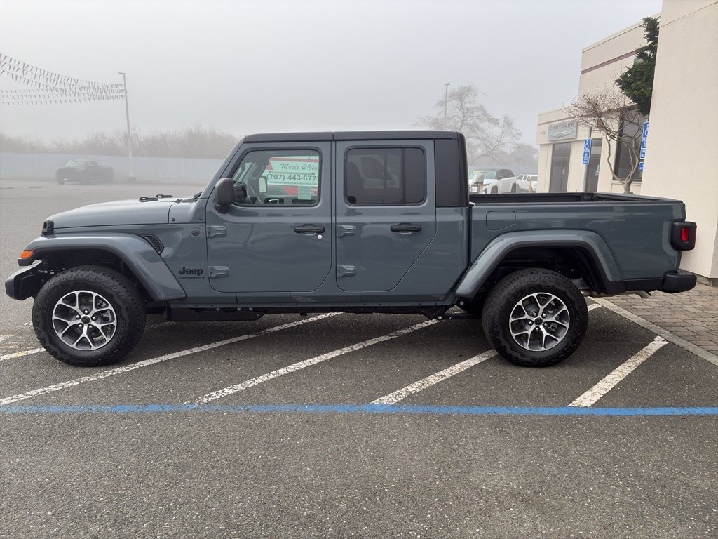 New 2026 Jeep Gladiator Sport AWD/4WD image 5